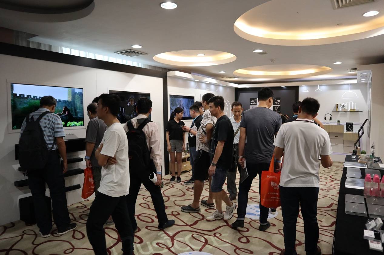 娱乐音质新境界，BG大游携带家庭音响新品亮相2018广州国际音响唱片展