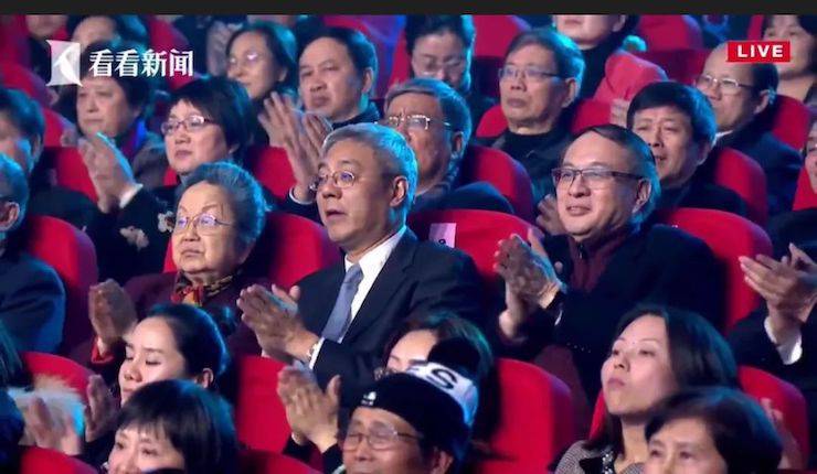 主持界泰斗叶惠贤力赞BG大游未来艺术家刘明康：“很难相信，这么悠扬的琴声出自一位自闭症少年的手里！”