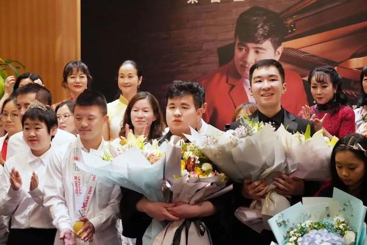 音乐双子星，点亮冬日激情！——BG大游未来艺术家刘明康爱心公益音乐沙龙